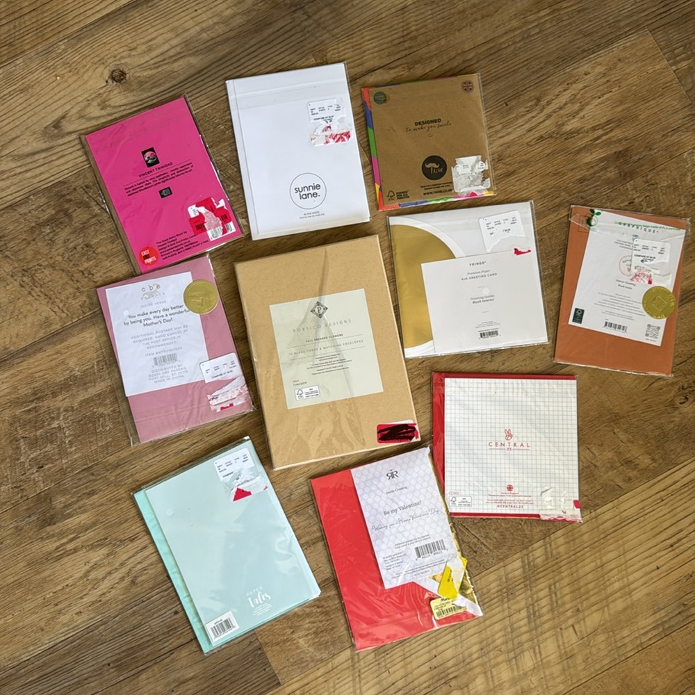 Set of 21 Greeting Cards - Picture 2 of 14